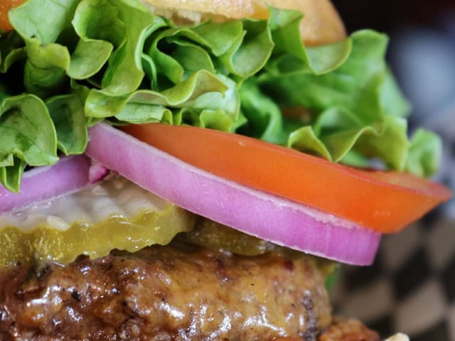 American Burger w/Cheese.